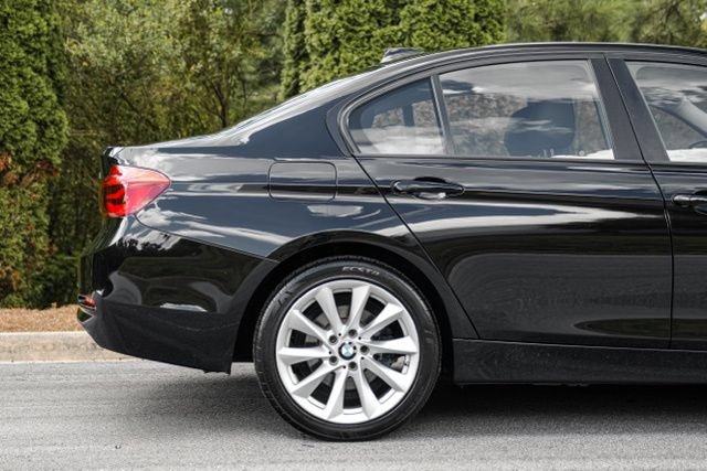 Used 2018 BMW 320i xDrive Sedan AWD/4WD image 13