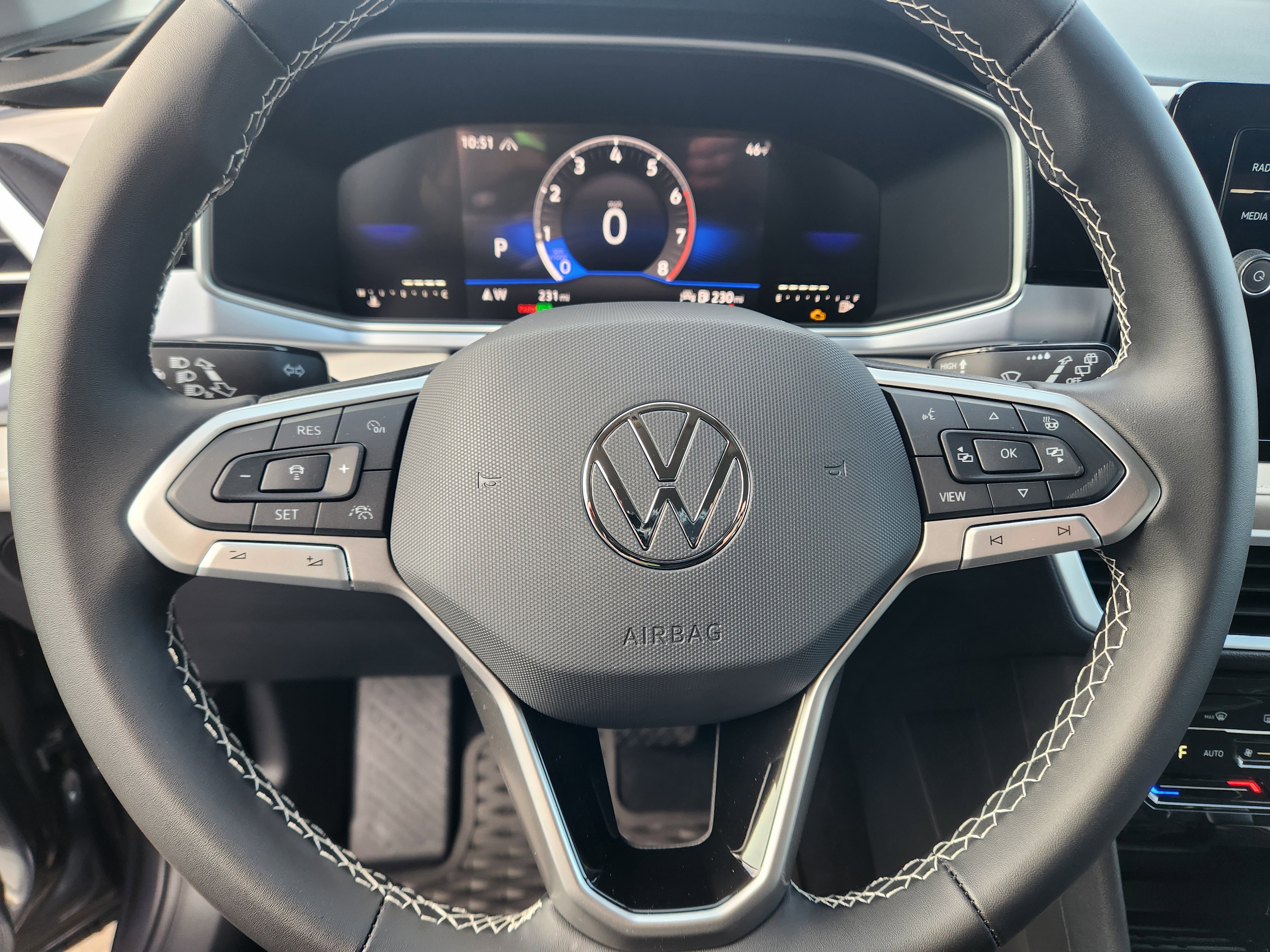 Used 2025 Volkswagen Taos SE image 10