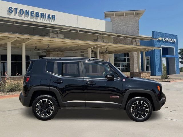 Used 2023 Jeep Renegade Trailhawk AWD/4WD image 4