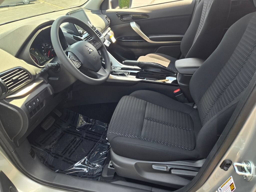 New 2026 Mitsubishi Eclipse Cross LE AWD/4WD image 15