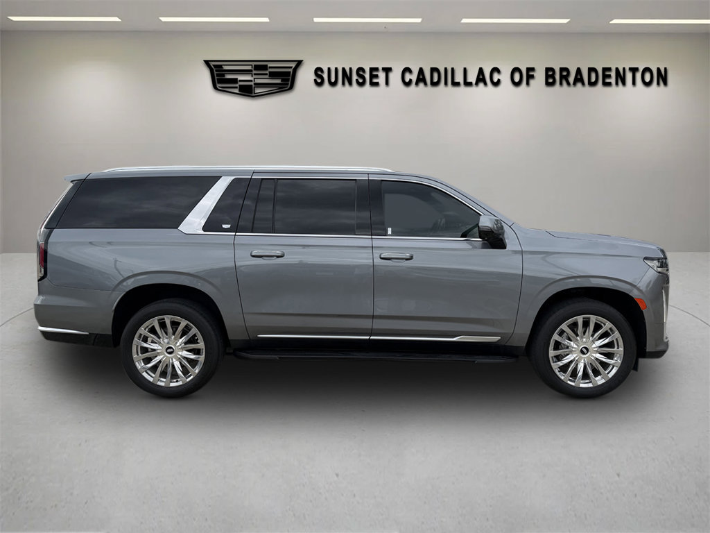 Used 2022 Cadillac Escalade ESV Luxury AWD/4WD image 2
