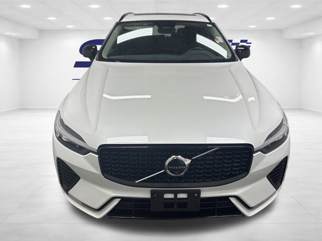 Used 2025 Volvo XC60 B5 Plus video 2