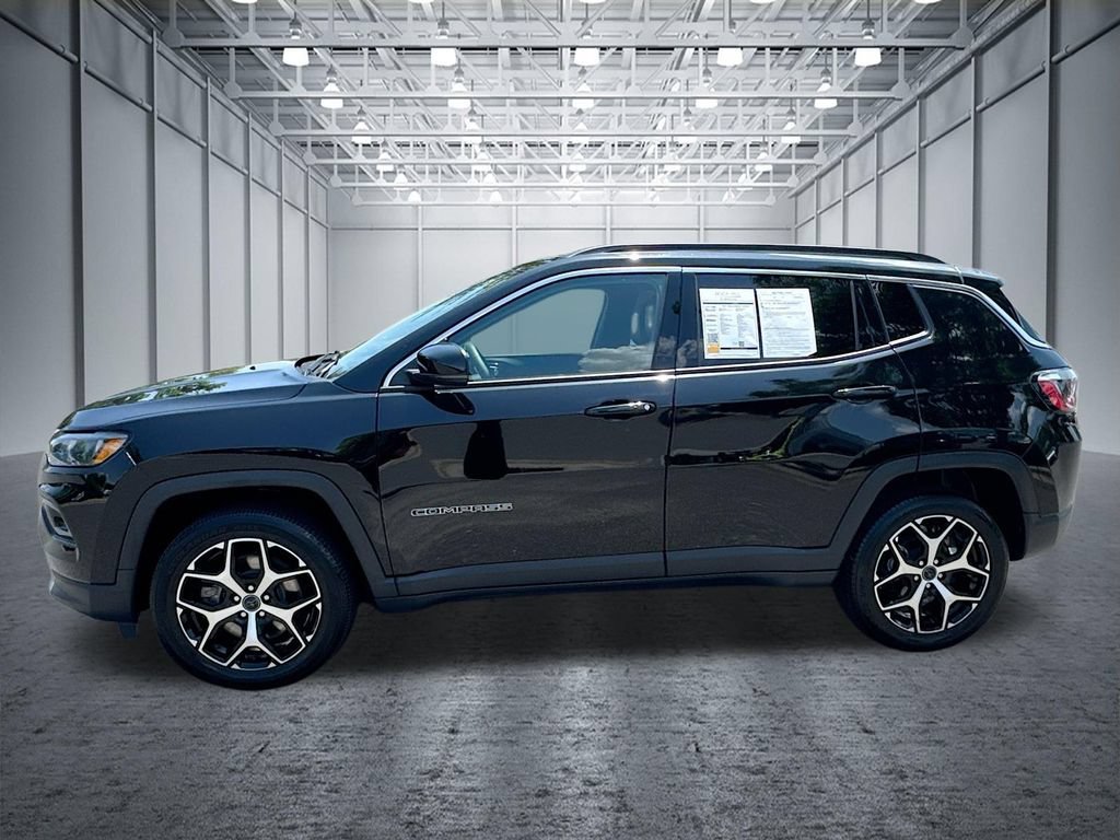 Used 2025 Jeep Compass Limited AWD/4WD image 4