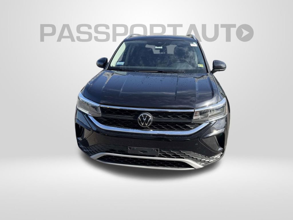 Used 2024 Volkswagen Taos SE FWD image 7
