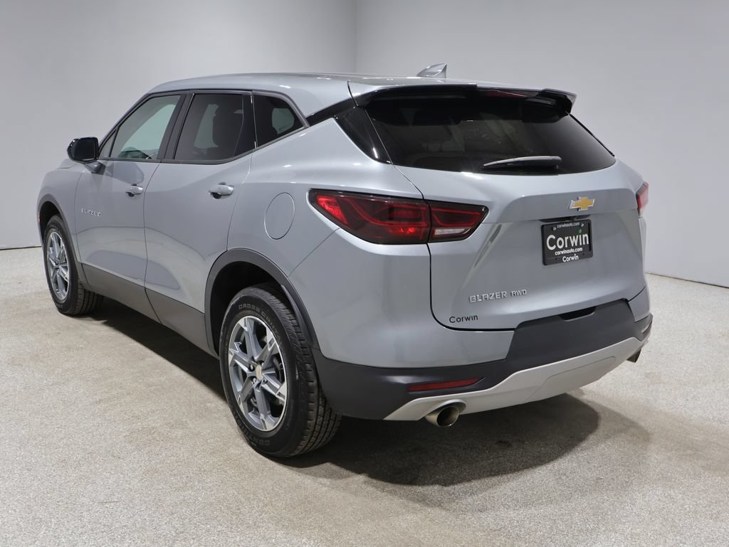 Used 2025 Chevrolet Blazer LT AWD/4WD image 5