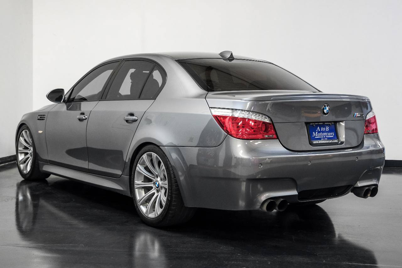 Used 2010 BMW M5 RWD image 11