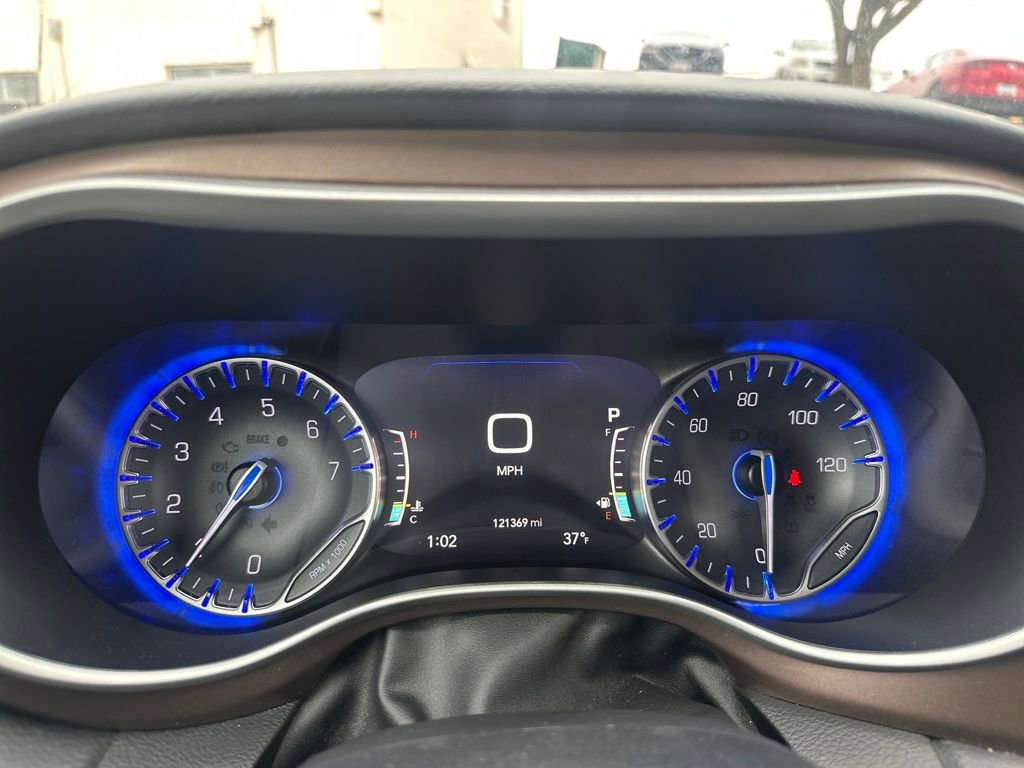 Used 2019 Chrysler Pacifica Touring-L w/ Advanced Safetytec Group image 15