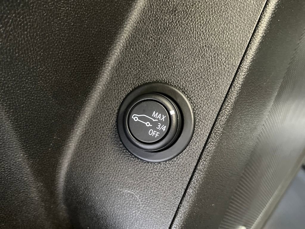 Used 2023 Chevrolet Equinox RS w/ RS Leather Package image 35