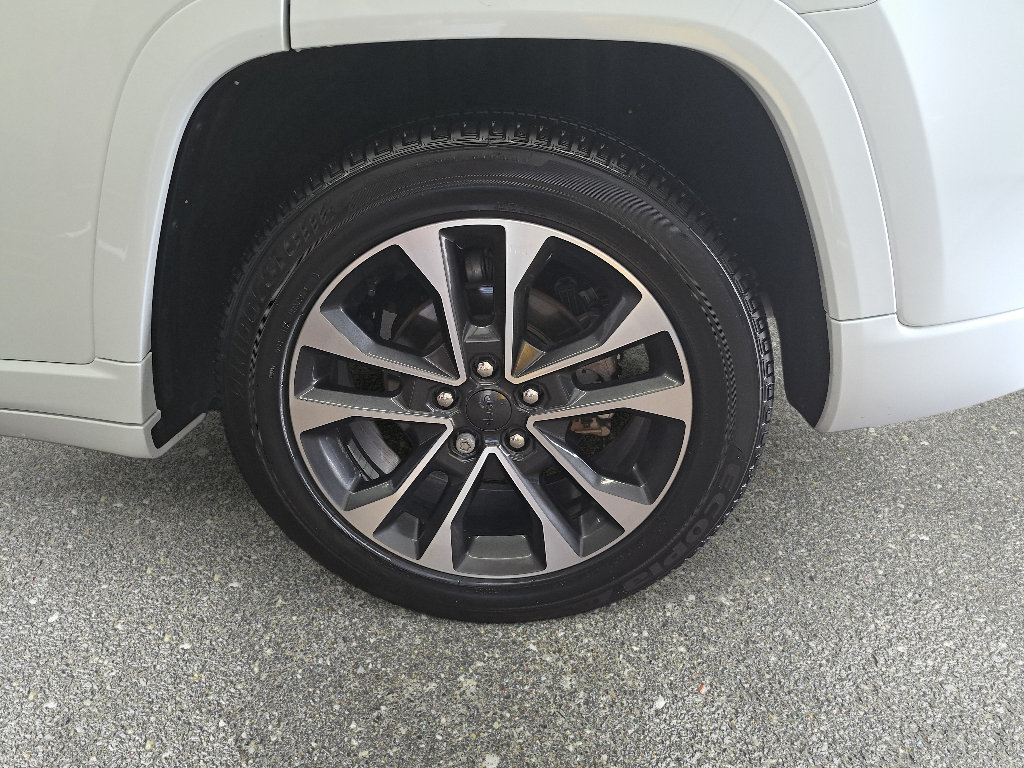 Certified 2024 Jeep Grand Cherokee Overland w/ Trailer Tow Package AWD/4WD image 33