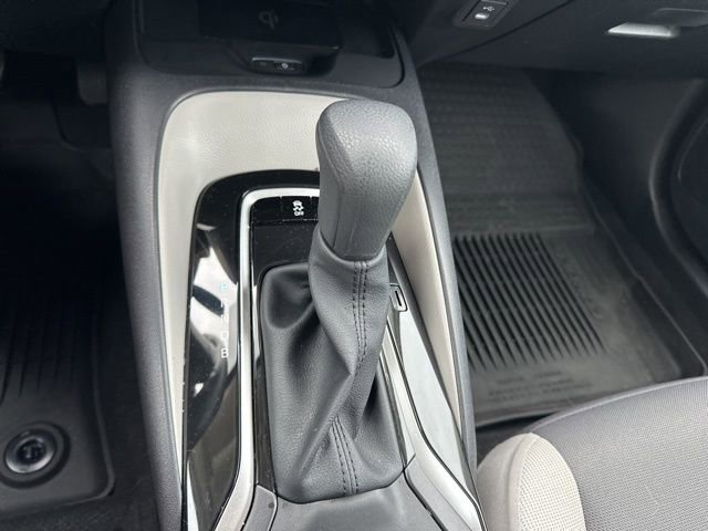 Used 2025 Toyota Corolla LE w/ LE Premium Package image 31