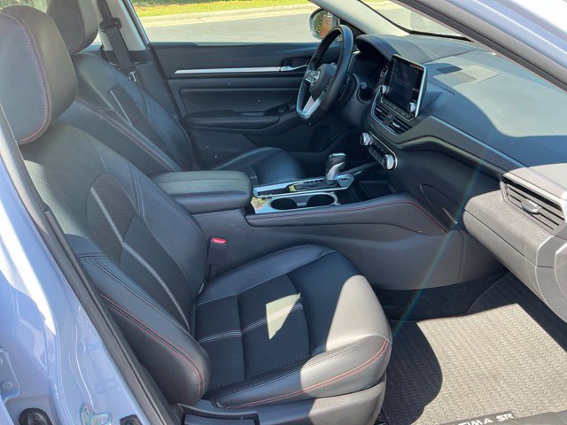 Used 2025 Nissan Altima 2.5 SR FWD image 17