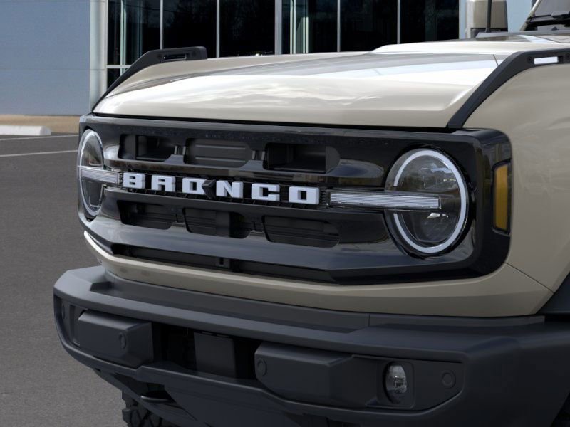Used 2025 Ford Bronco Outer Banks w/ Sasquatch Package image 11