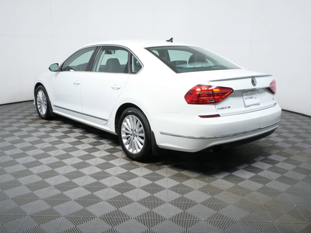 Used 2016 Volkswagen Passat 1.8T SE image 3