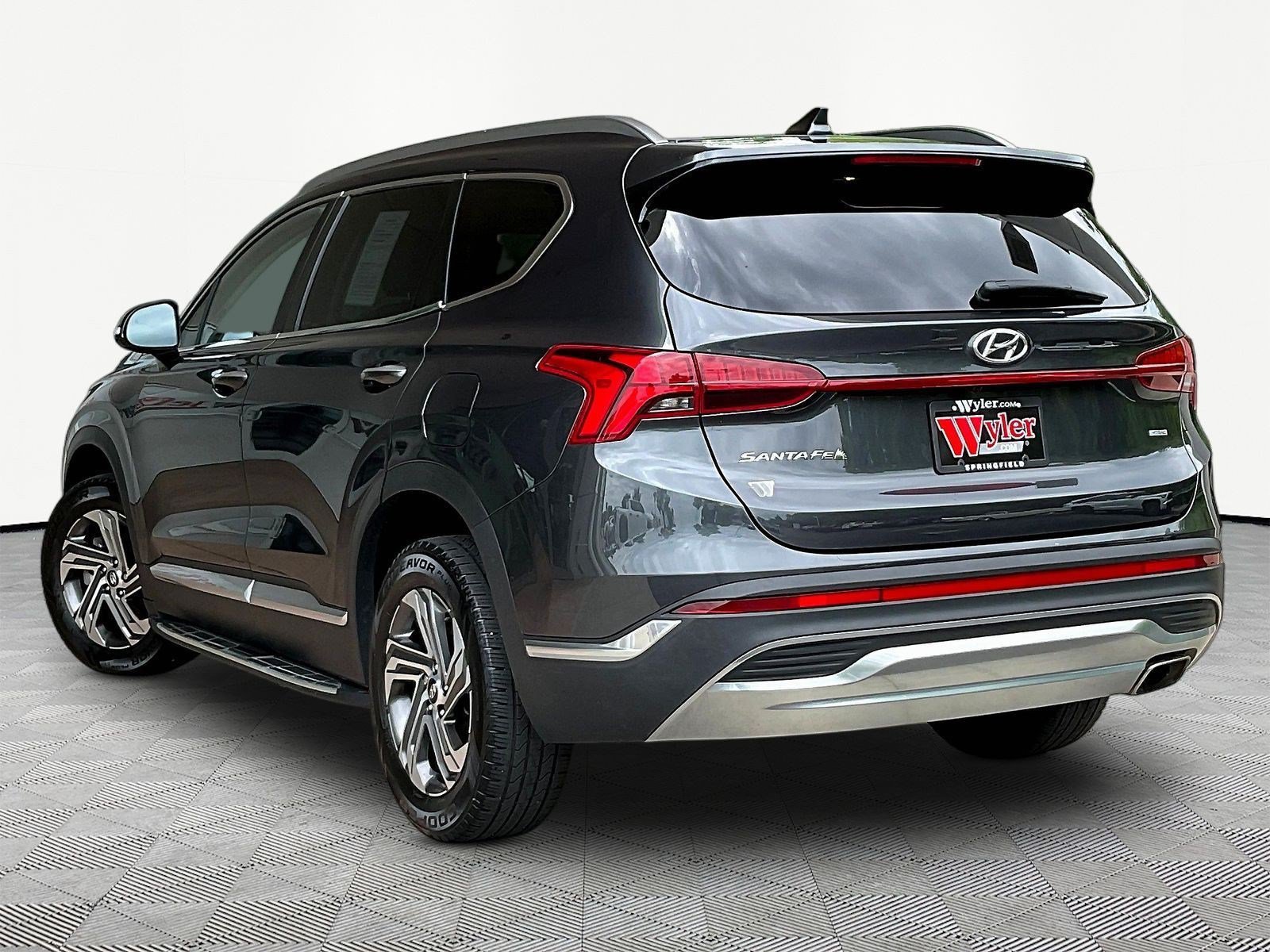 Used 2021 Hyundai Santa Fe SEL w/ Convenience + Premium Package AWD/4WD image 4