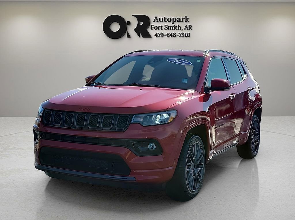 Used 2023 Jeep Compass Limited AWD/4WD image 2