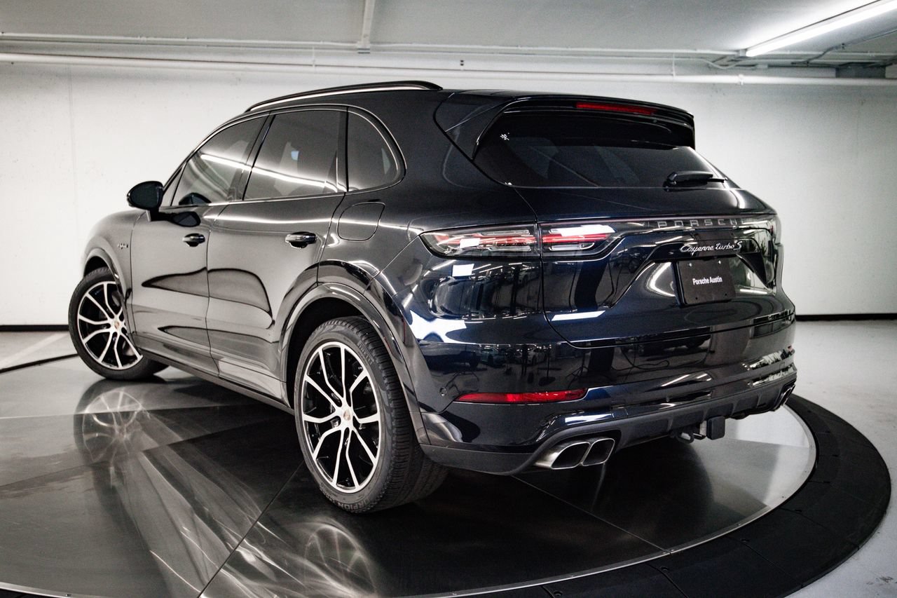 Certified 2022 Porsche Cayenne Turbo S AWD/4WD image 3