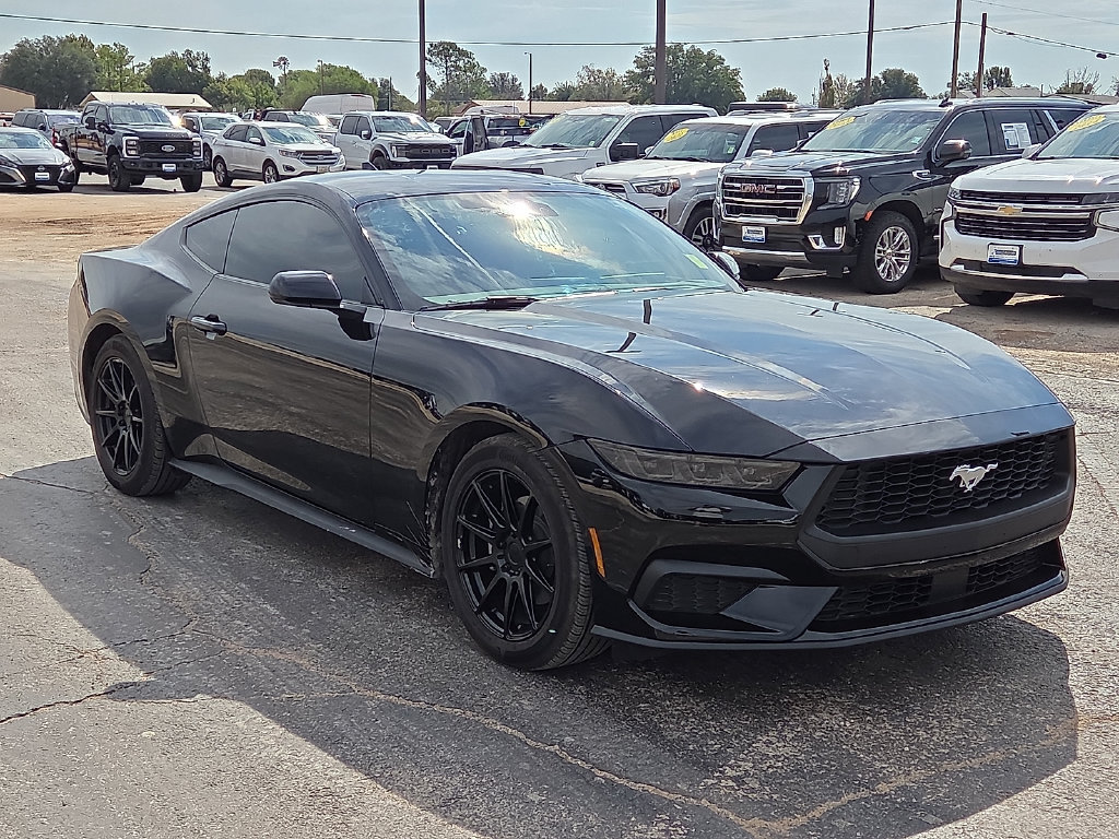 Used 2026 Ford Mustang Coupe RWD image 7