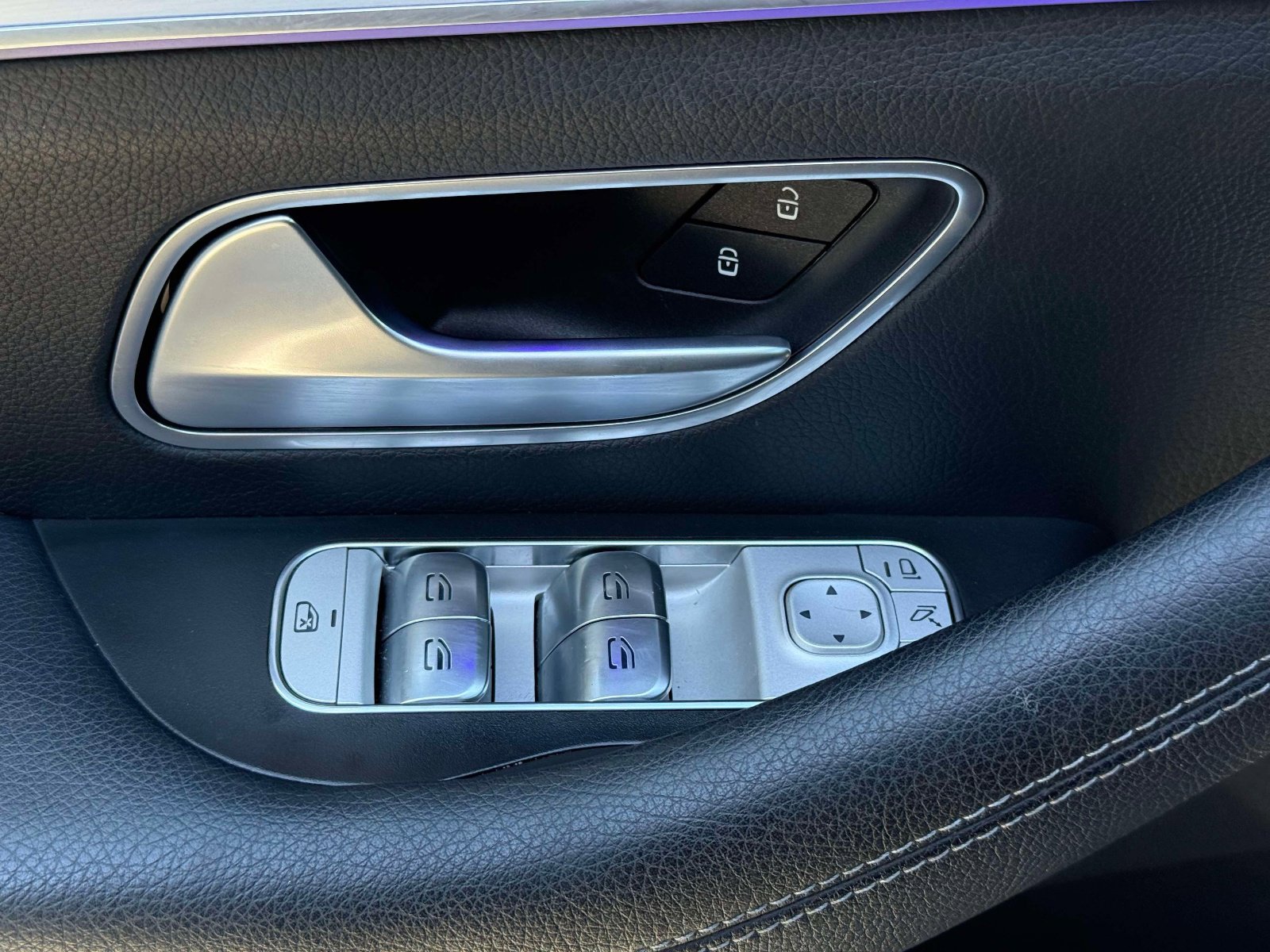 Used 2024 Mercedes-Benz GLE 350 4MATIC image 39