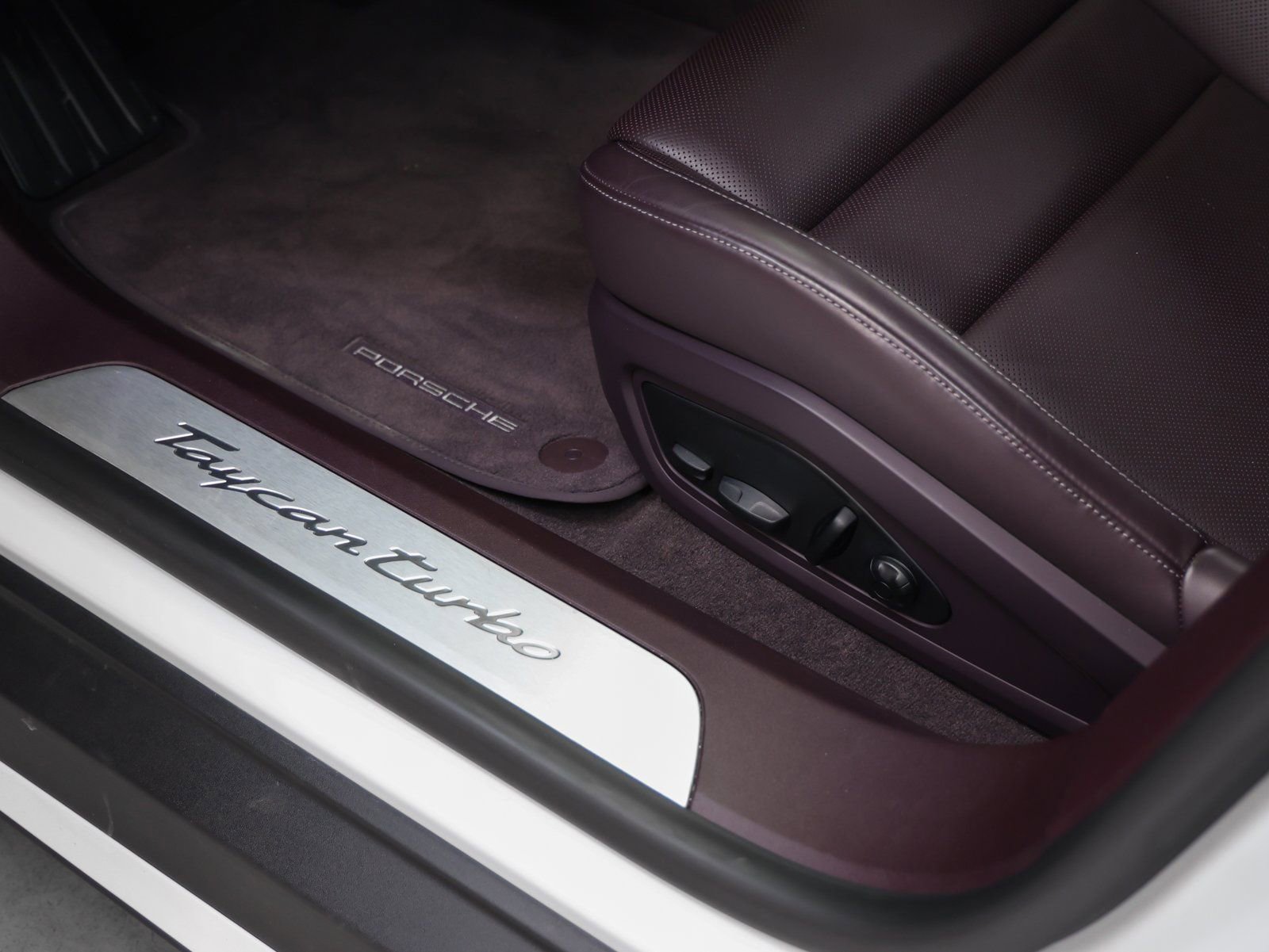 Certified 2024 Porsche Taycan Turbo S image 29