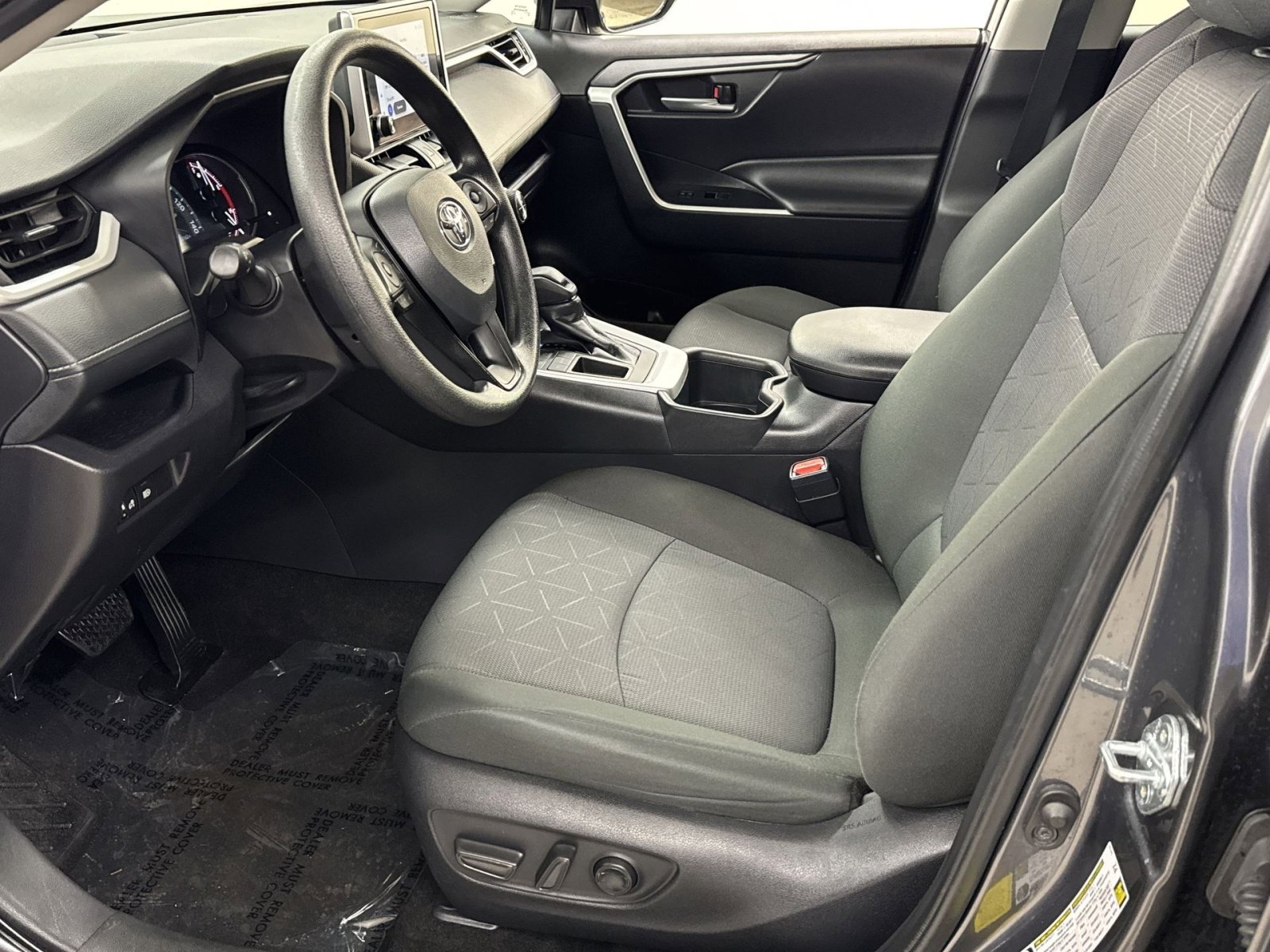 Used 2025 Toyota RAV4 XLE image 2