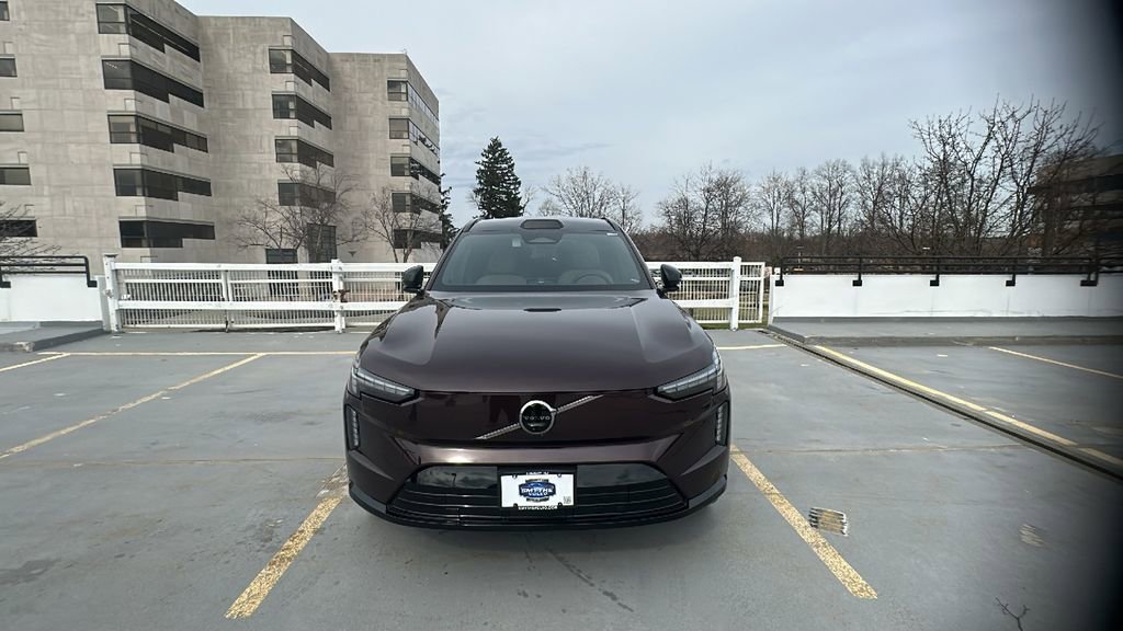 Certified 2025 Volvo EX90 Ultra image 1