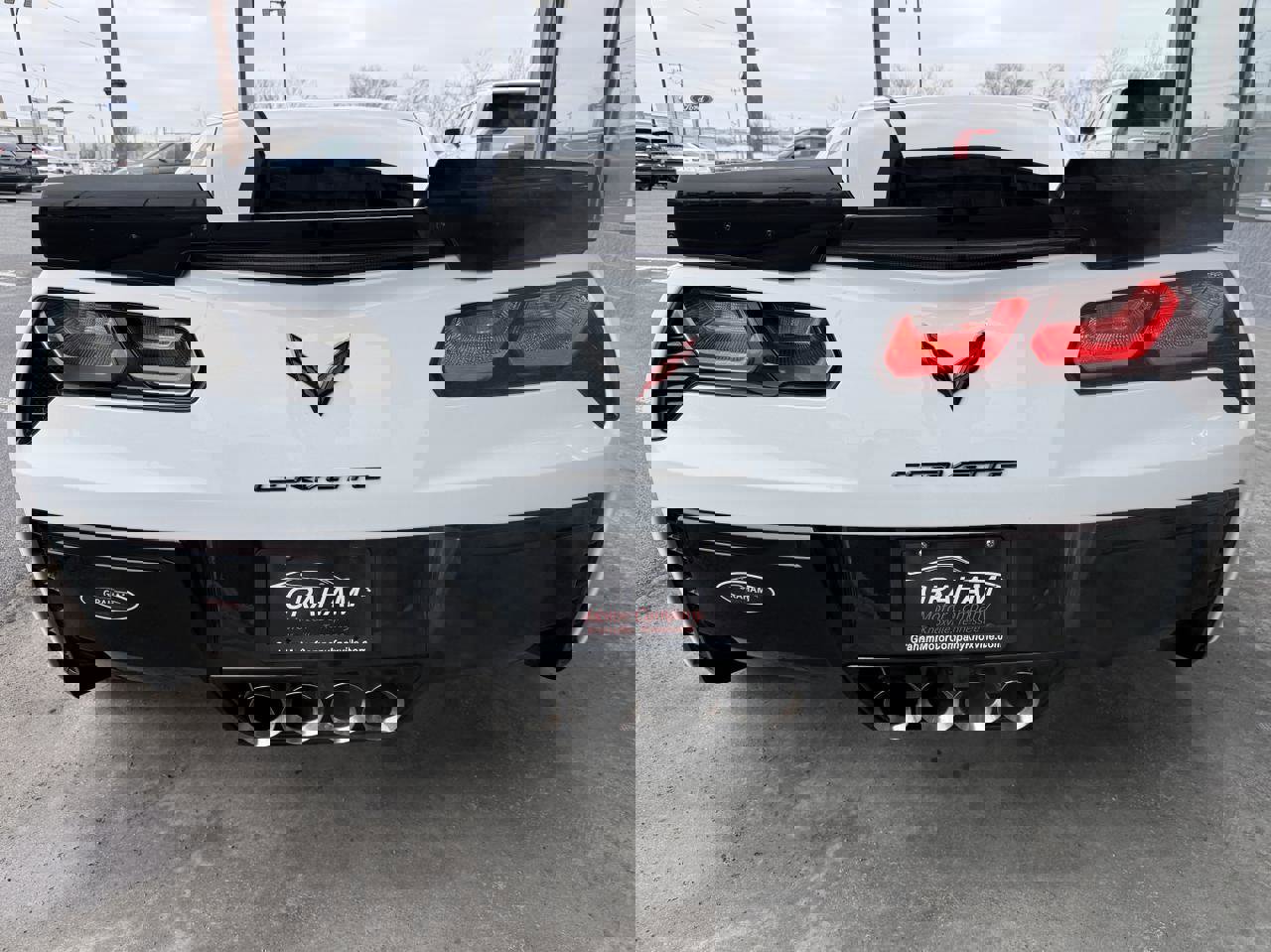 Used 2015 Chevrolet Corvette Z06 w/ 3LZ Preferred Equipment Group image 8