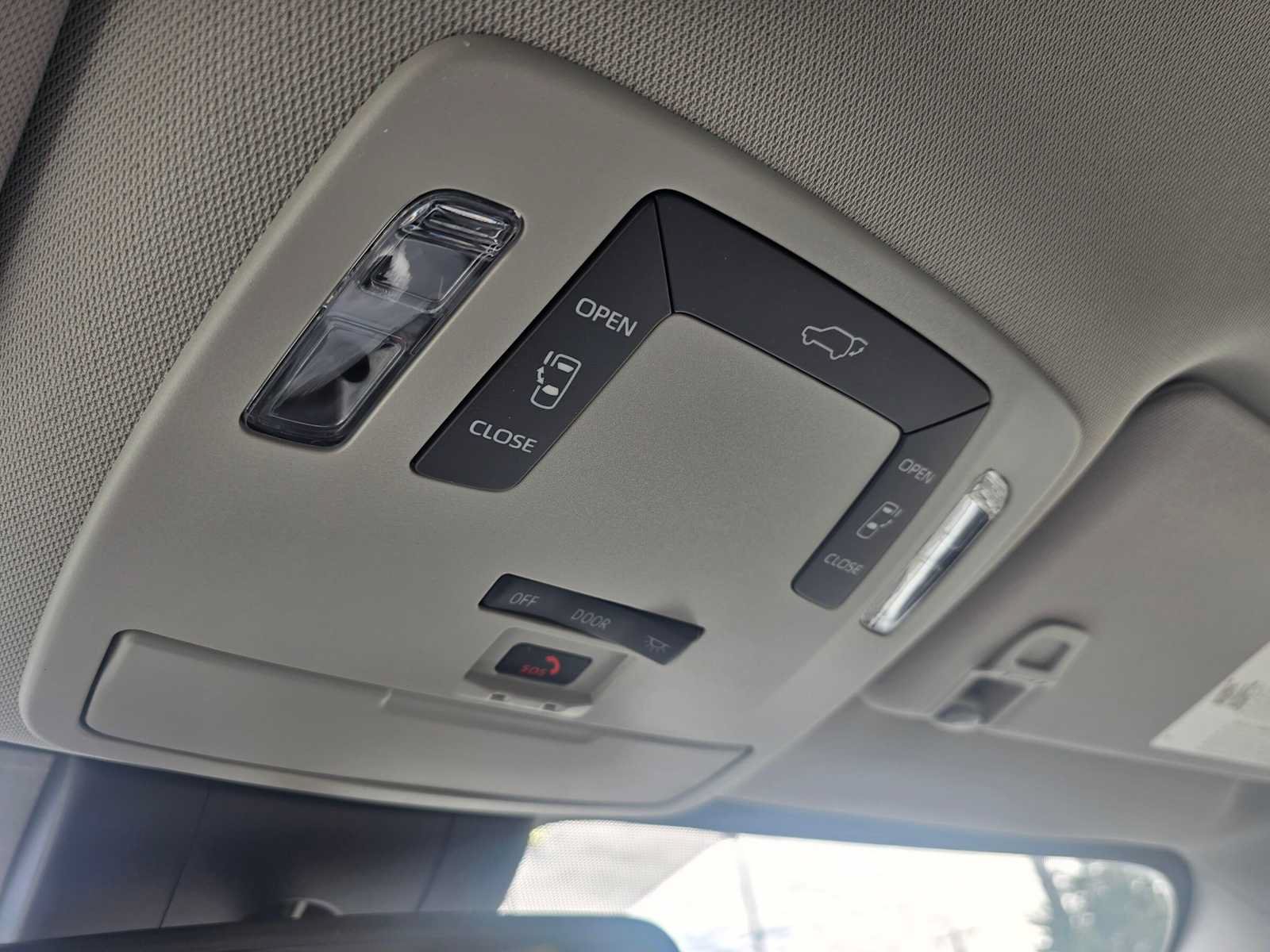 New 2026 Toyota Sienna LE FWD image 9