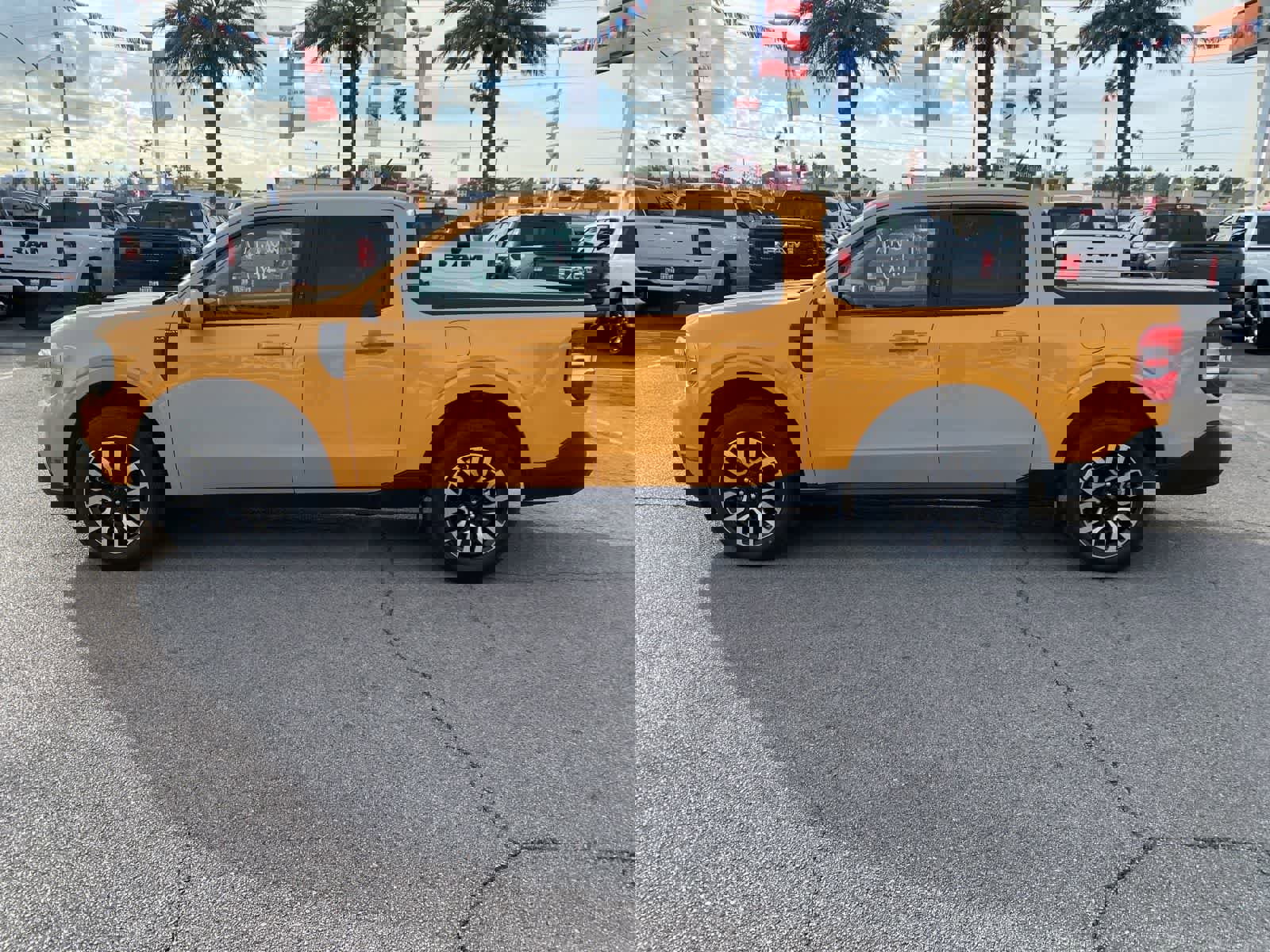 Used 2022 Ford Maverick Lariat w/ Lariat Luxury Package image 10