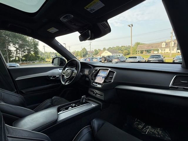 Used 2022 Volvo XC90 T8 R-Design w/ Advanced Package image 28