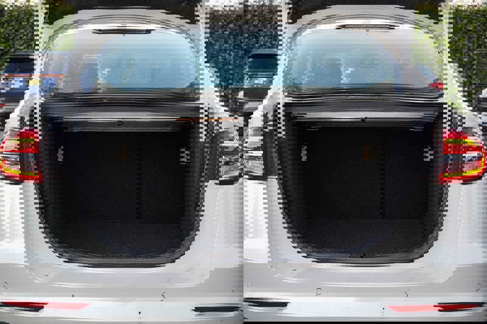 Used 2020 Ford Fusion SE image 25