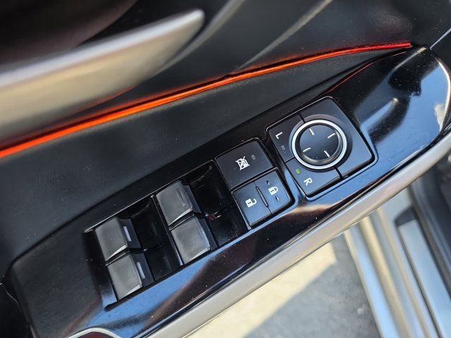 Used 2017 Lexus IS 200t image 16