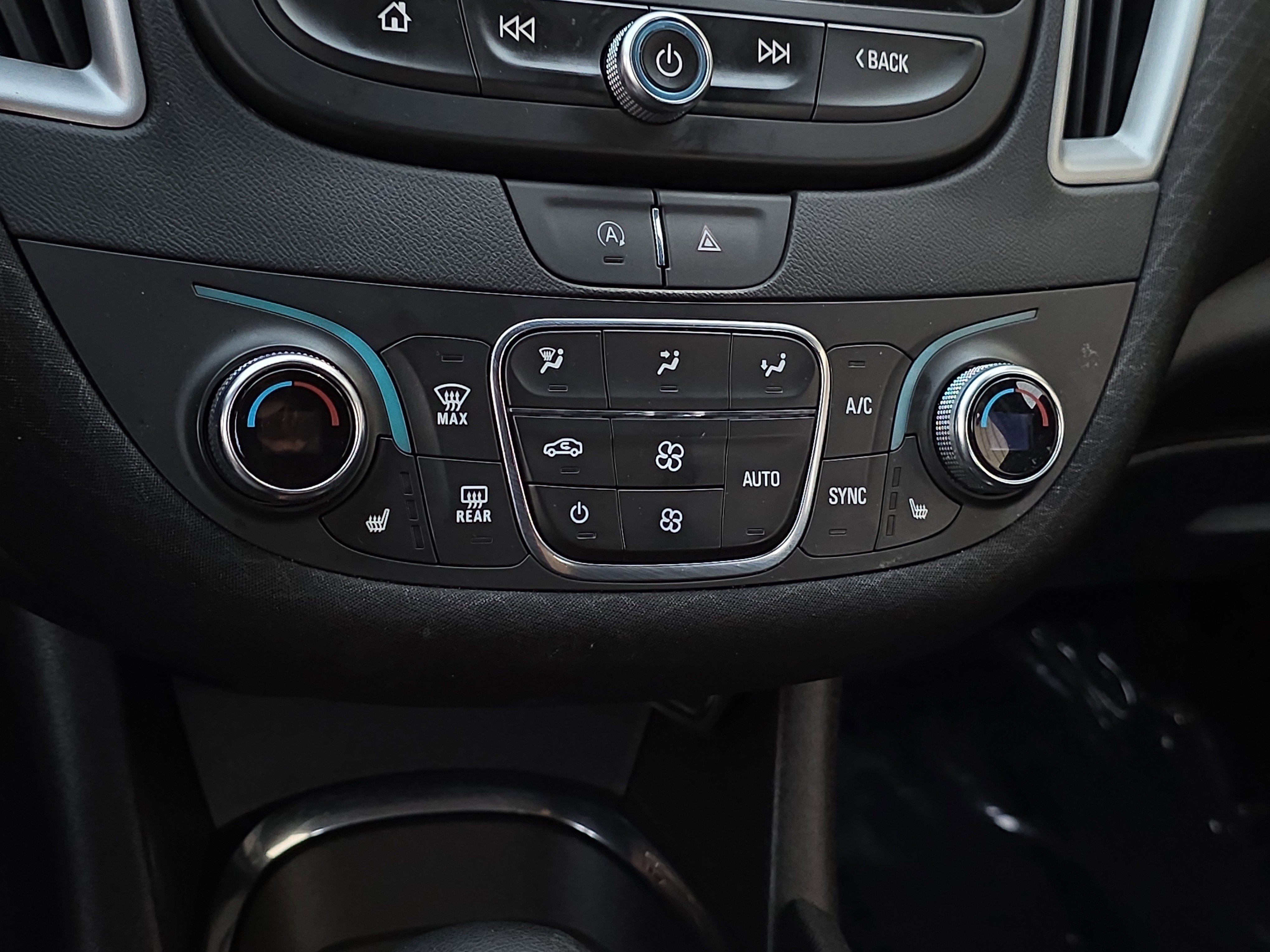 Used 2024 Chevrolet Malibu LT image 19