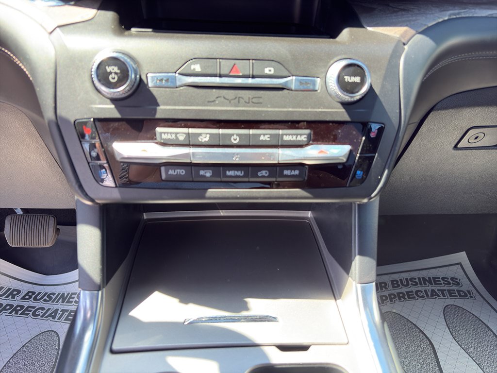 Used 2020 Ford Explorer Platinum AWD/4WD image 15
