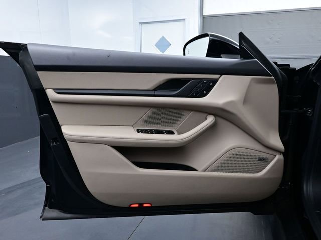 Certified 2022 Porsche Taycan image 7