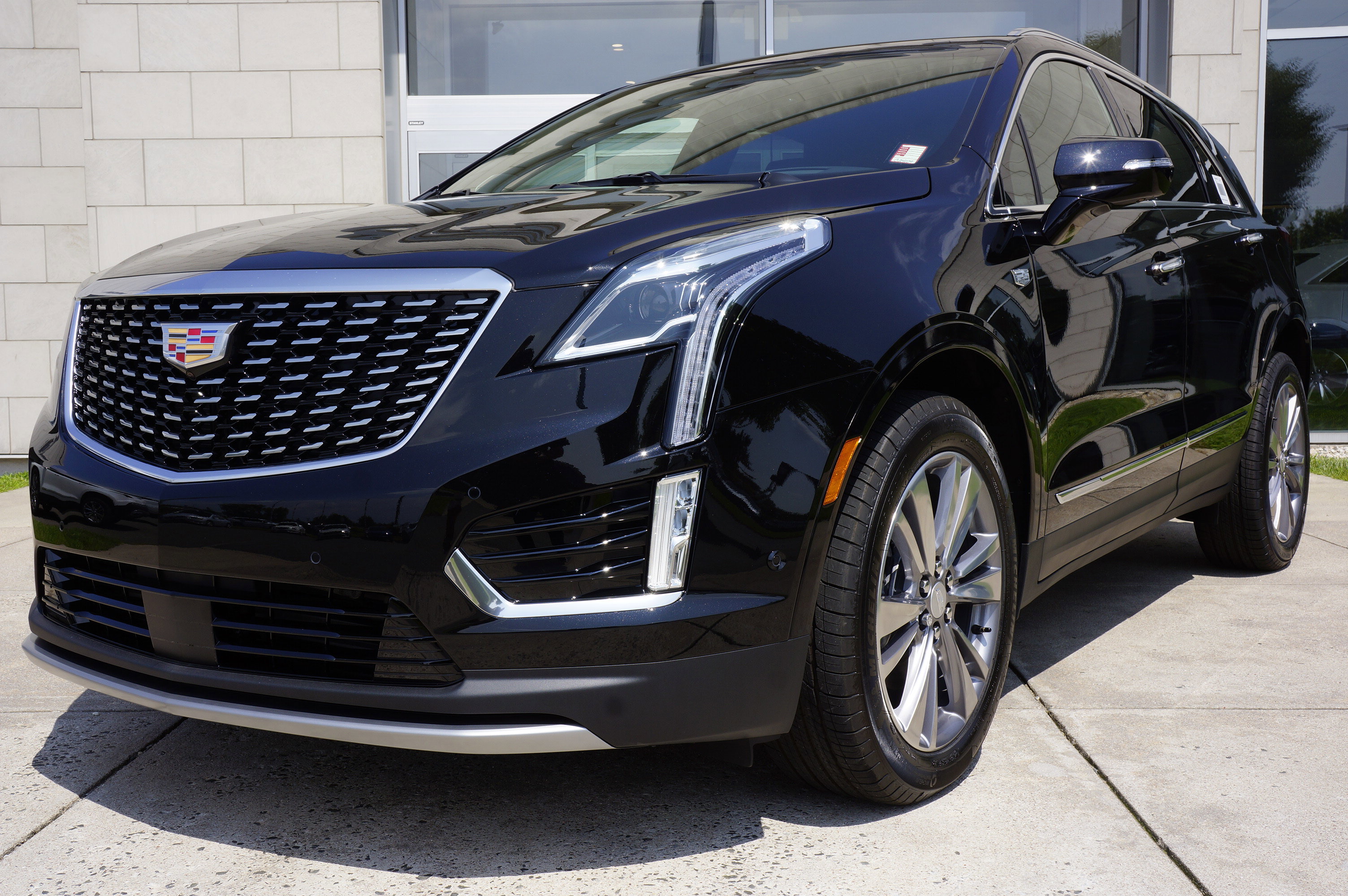 Used 2025 Cadillac XT5 Premium Luxury w/ Technology Package image 12