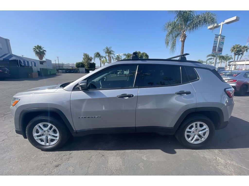 Used 2018 Jeep Compass Sport FWD image 2