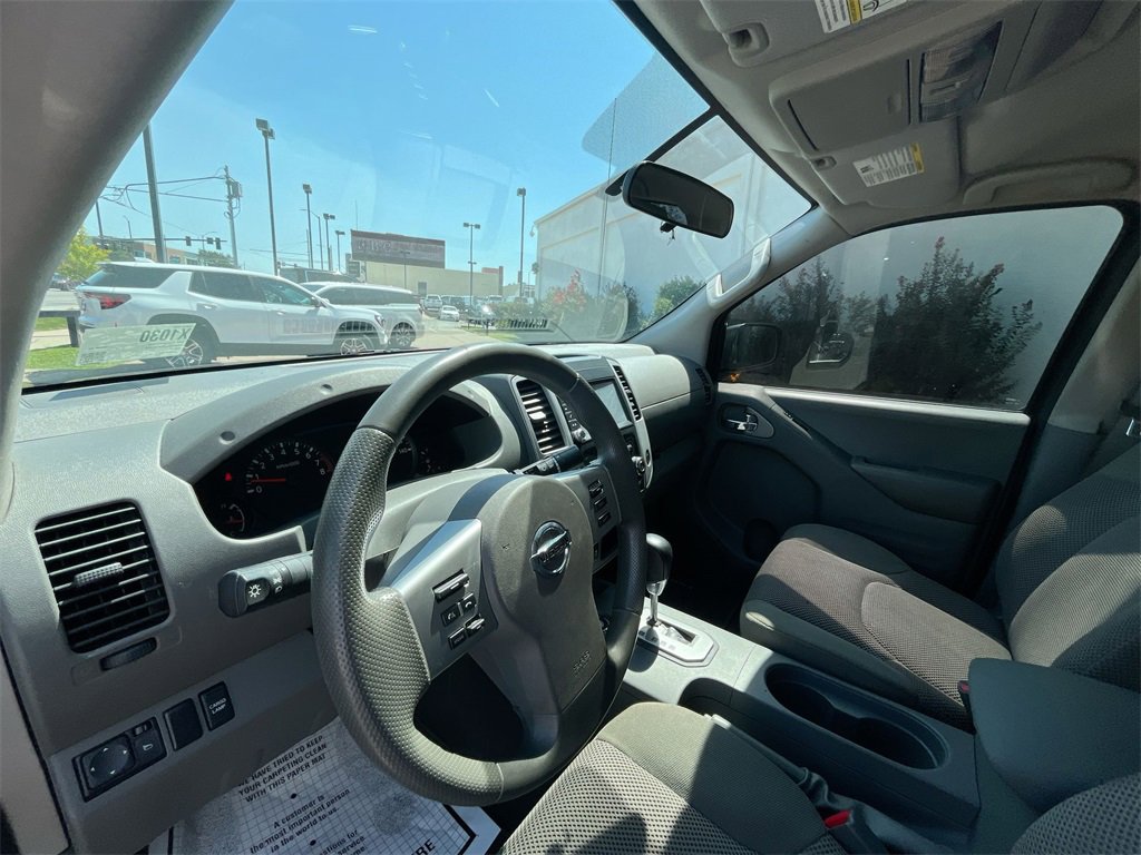 Used 2020 Nissan Frontier SV image 10