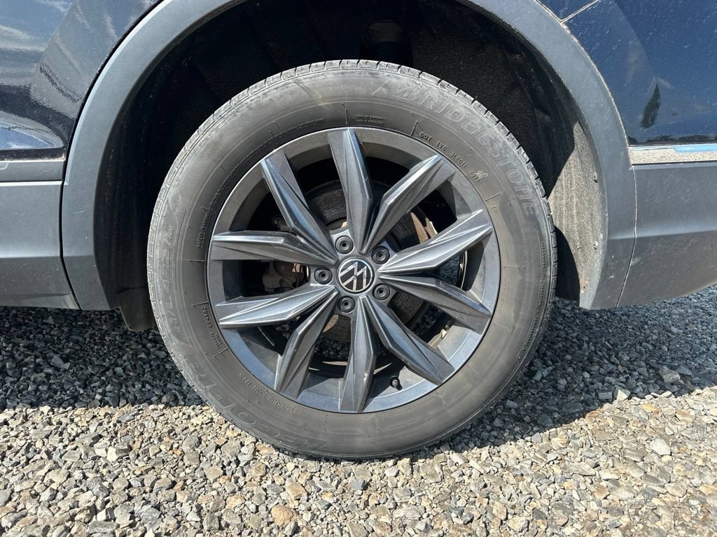 Used 2023 Volkswagen Tiguan SE AWD/4WD image 7