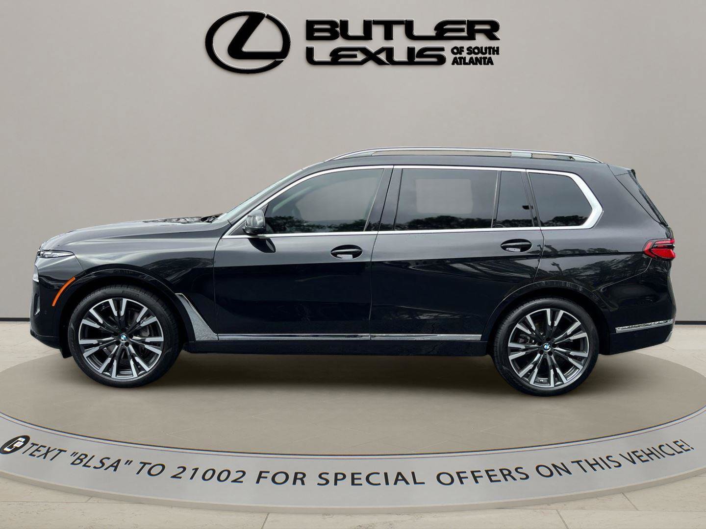 Used 2025 BMW X7 xDrive40i w/ Premium Package image 8