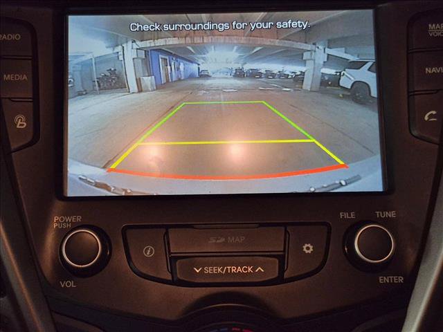 Used 2017 Hyundai Veloster Value Edition FWD image 16
