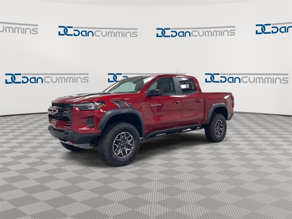 Used 2025 Chevrolet Colorado ZR2 w/ Technology Package image 4