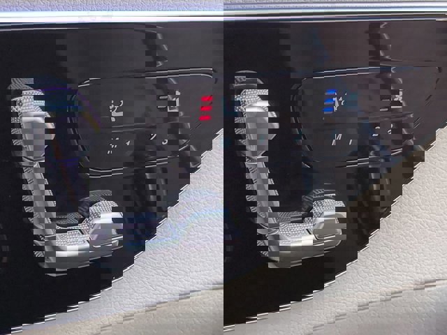 Used 2025 Mercedes-Benz C 300 Sedan image 22