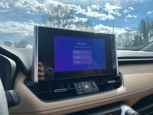 Used 2023 Toyota RAV4 XLE Premium image 20