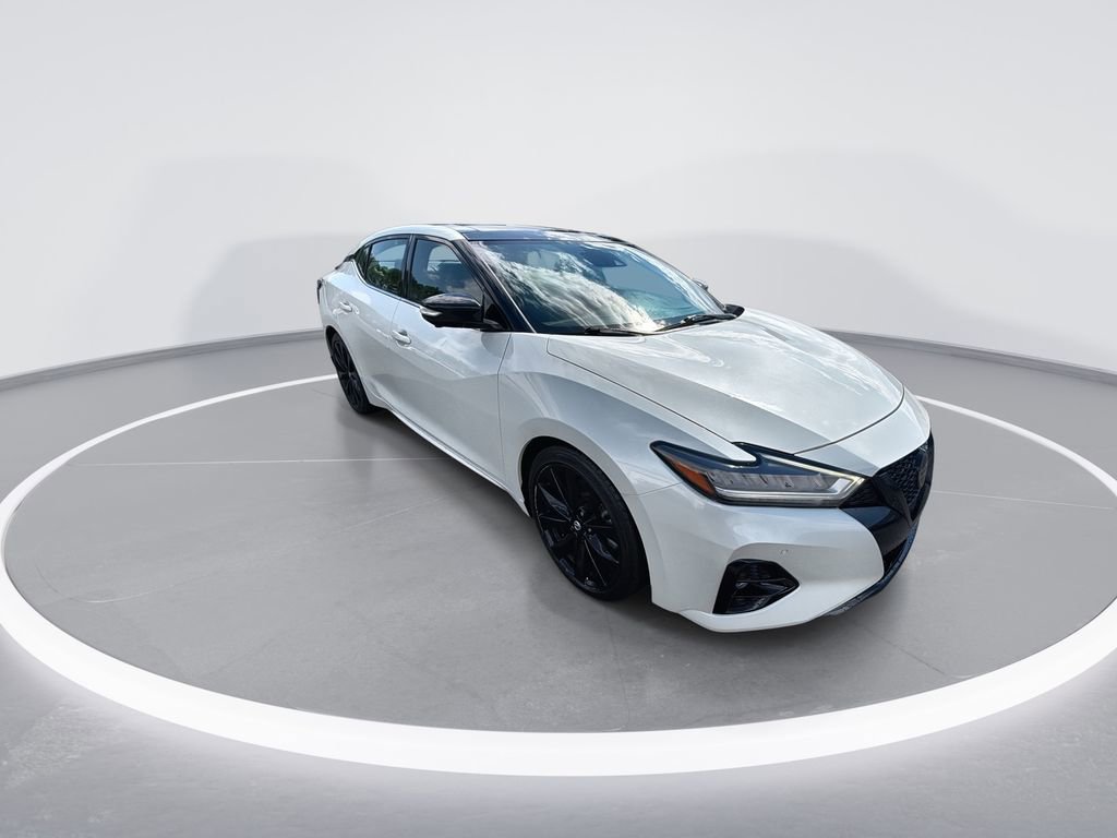 Used 2021 Nissan Maxima SR w/ Sport Mat Group FWD image 2