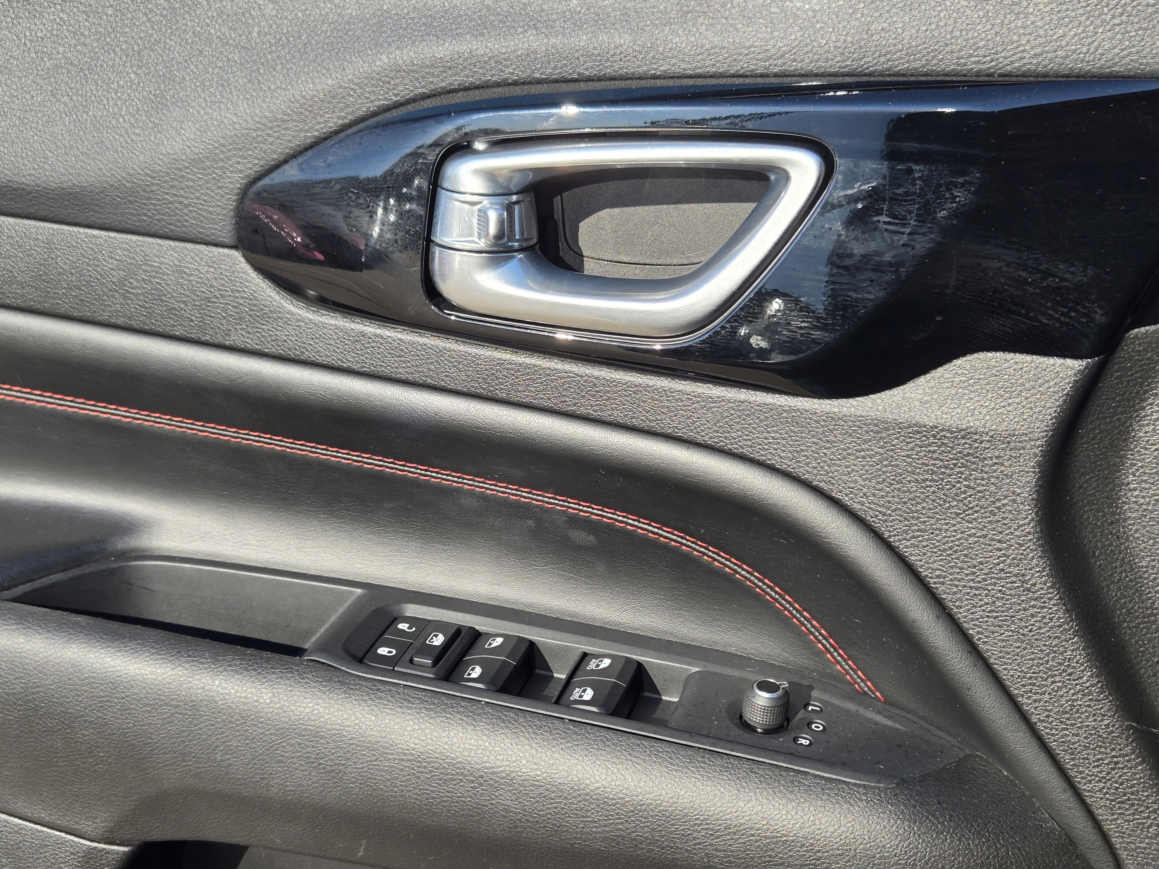 Used 2024 Jeep Compass Trailhawk image 24