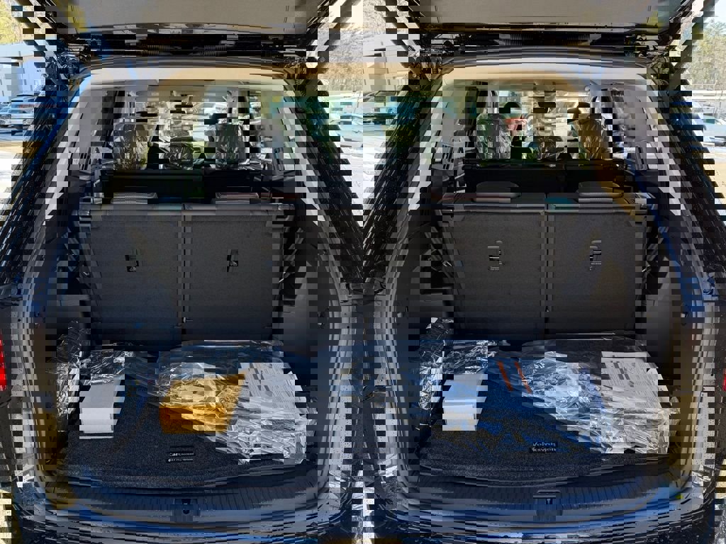 New 2026 Volkswagen Atlas Peak Edition image 14