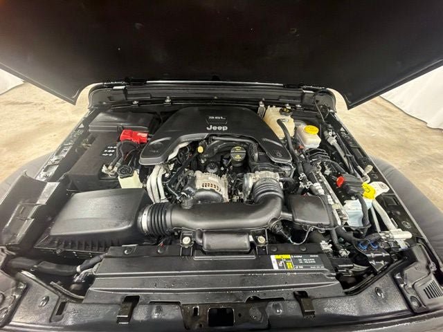 Used 2019 Jeep Wrangler Unlimited Sahara AWD/4WD image 24