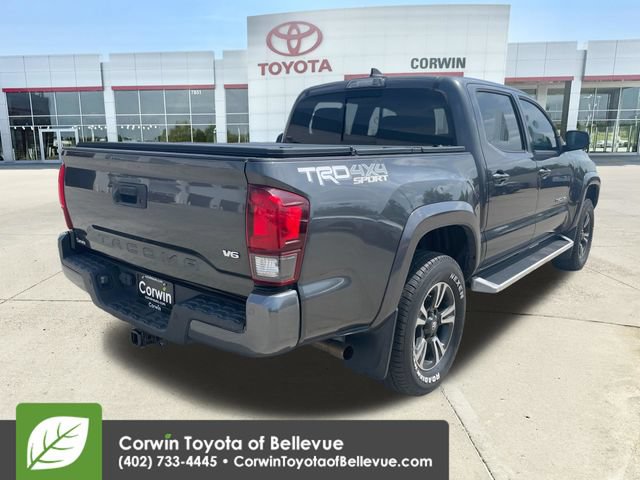 Used 2018 Toyota Tacoma TRD Sport AWD/4WD image 5