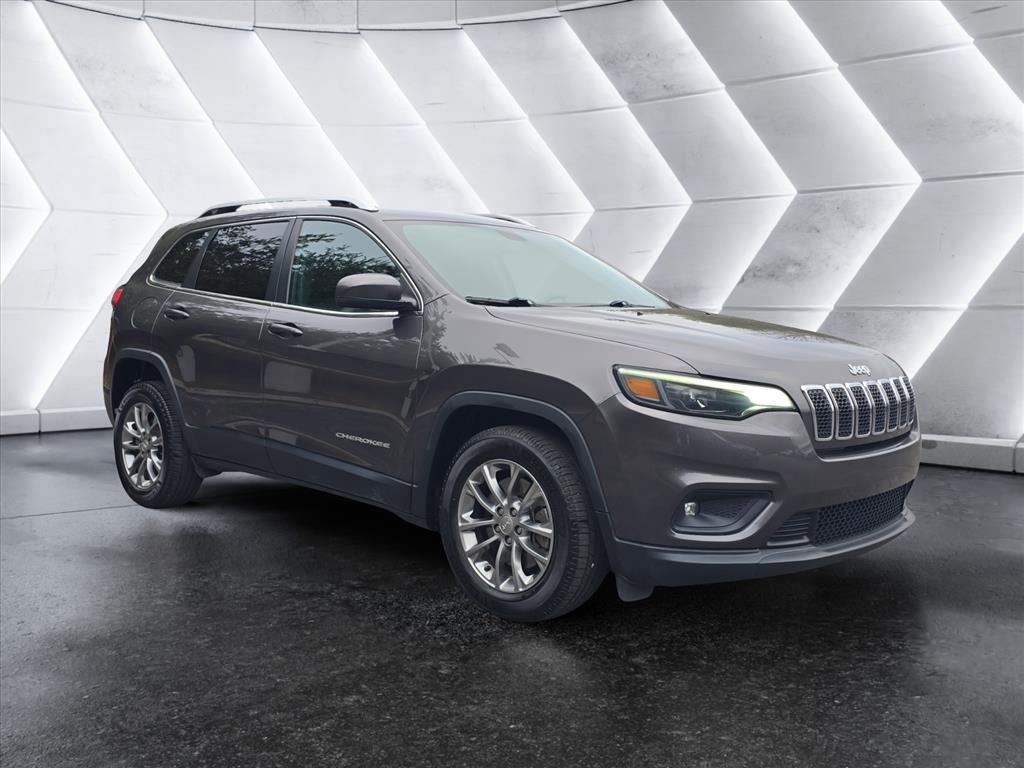 Used 2019 Jeep Cherokee Latitude Plus w/ Cold Weather Group image 7