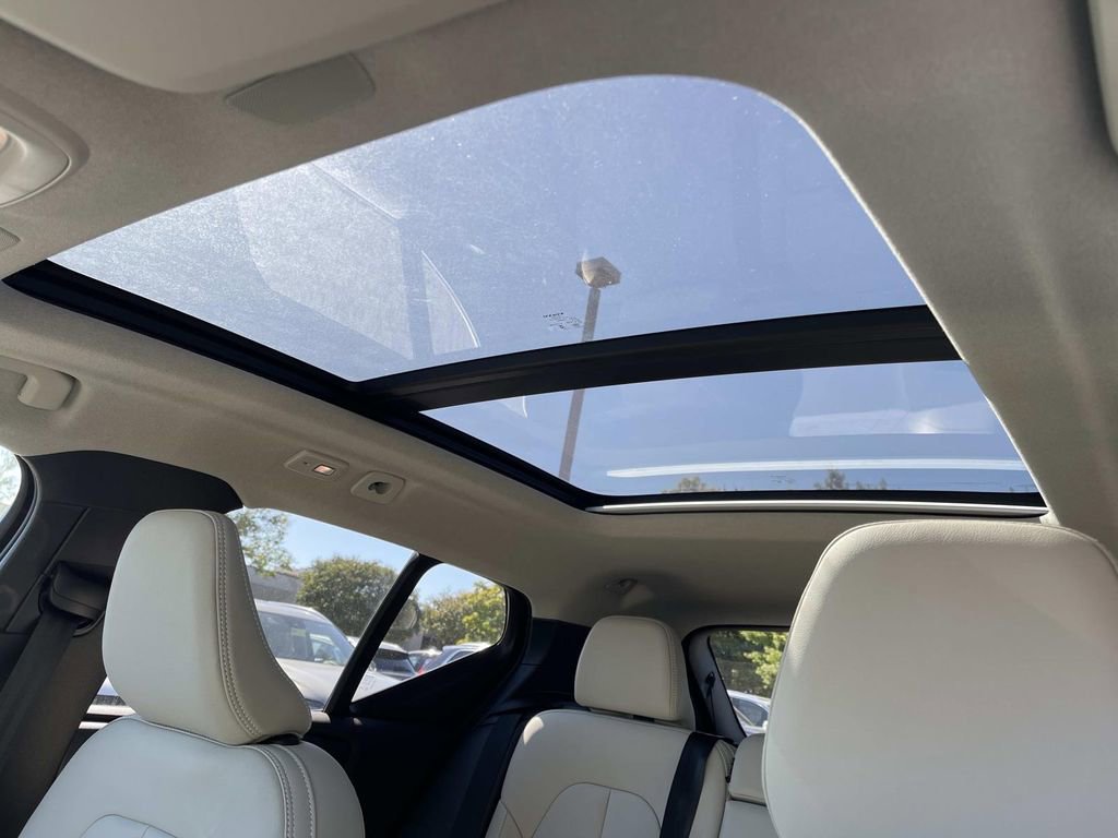 New 2026 Volvo XC40 B5 Plus w/ Protection Package Premier image 25